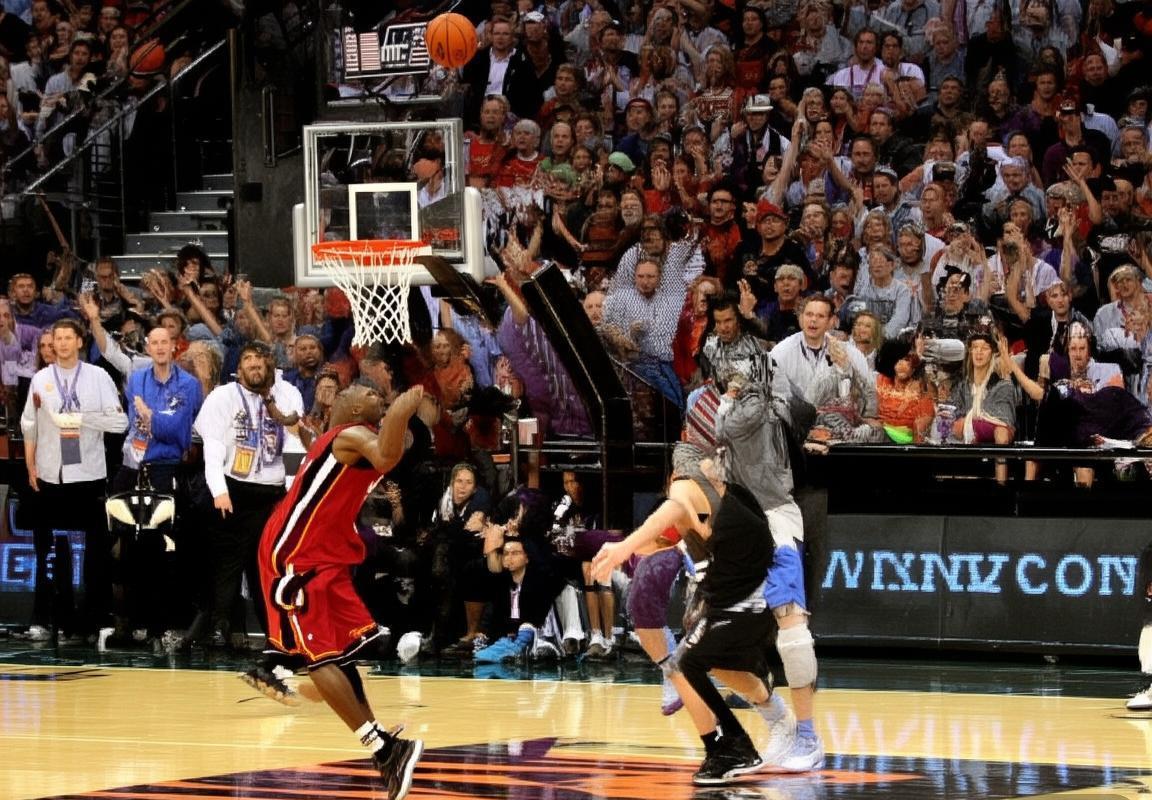 2021 NBA赛季库里与巴特勒经典对决：勇士与热火巅峰战回顾(图2)